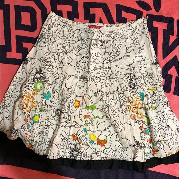 NWOT Sunny Leigh skirt with embroidery flowers. Measurements added - Picture 2 of 14